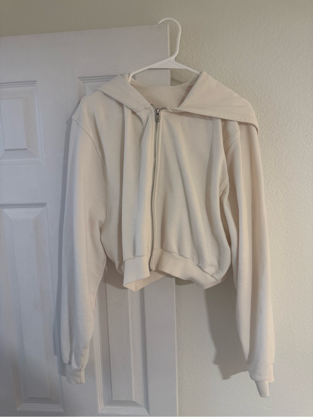 Alo Cream Zip-Front Women's Hoodie Sweater